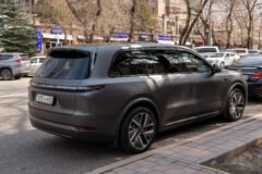 Li L9, Almaty (P1180247)