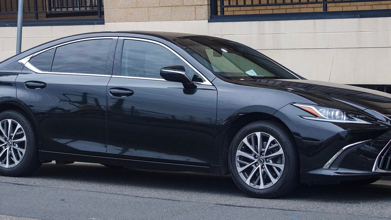 2025 Lexus ES 300h Sports luxury front
