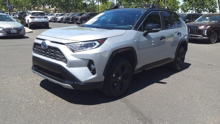 21 Toyota RAV4 Hybrid XSE