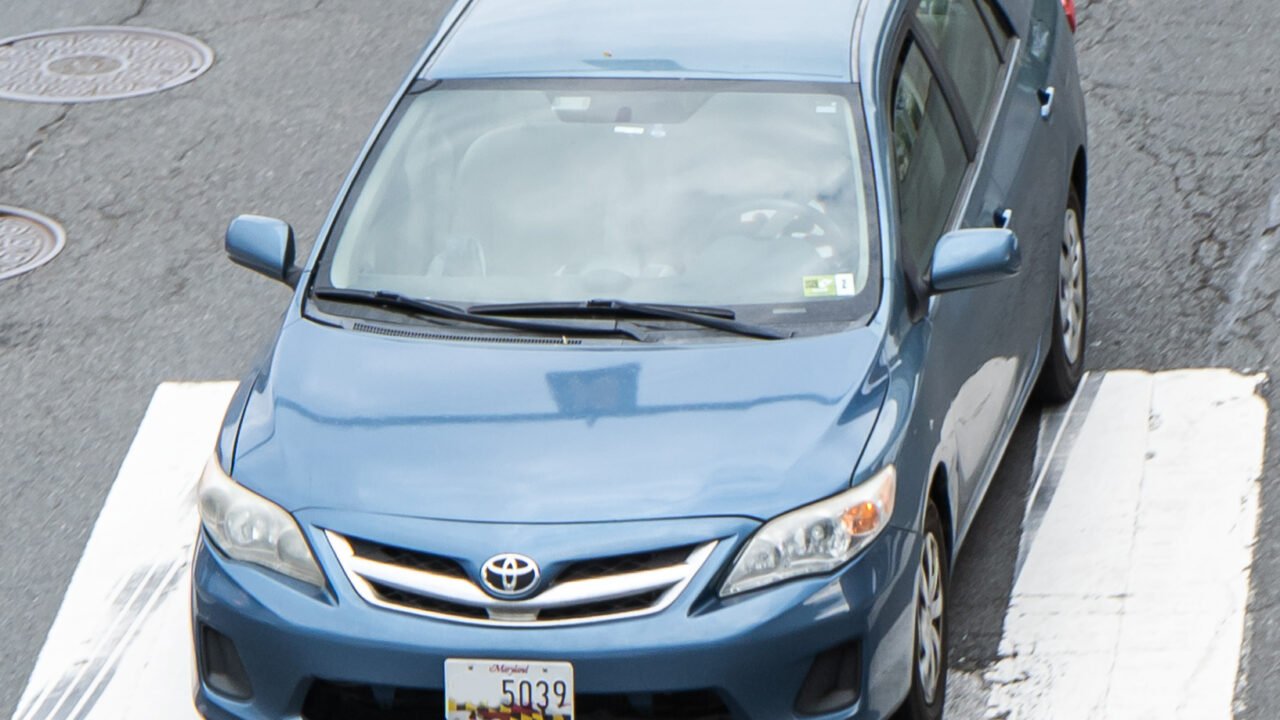 Toyota Corolla (E140) Washington DC Metro Area, USA (9)